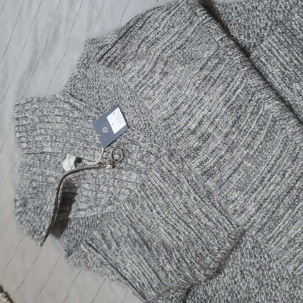 Sweater - Picture 3 of 4